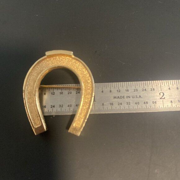 Rare Vintage Napier Signed Horseshoe Brooch Pin Gold Tone Equestrian Horse Retro - Picture 14 of 15